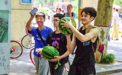 大学校园吃瓜网站在线观看免费,免费在线观看,揭秘大学校园生活点滴 第3张 大学校园吃瓜网站在线观看免费,免费在线观看,揭秘大学校园生活点滴 第3张