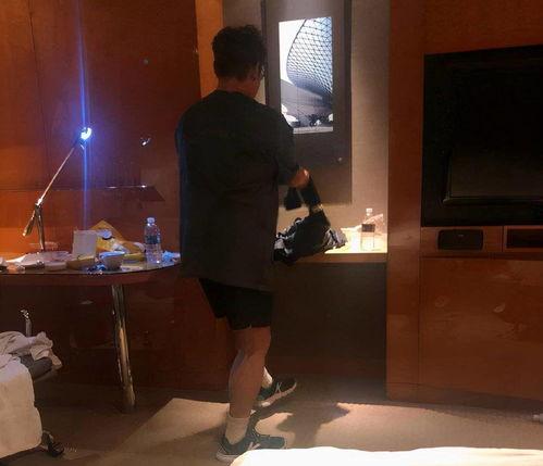 圈内爆料谭咏麟,揭秘巨星背后的故事  第1张